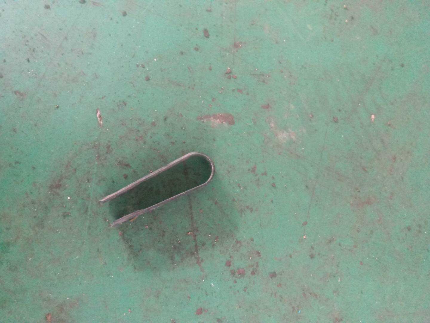 L8D0012244A 轮毂盖开启钥匙