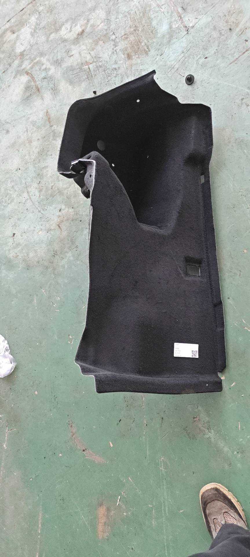 51477224864 后轮罩内衬(右)