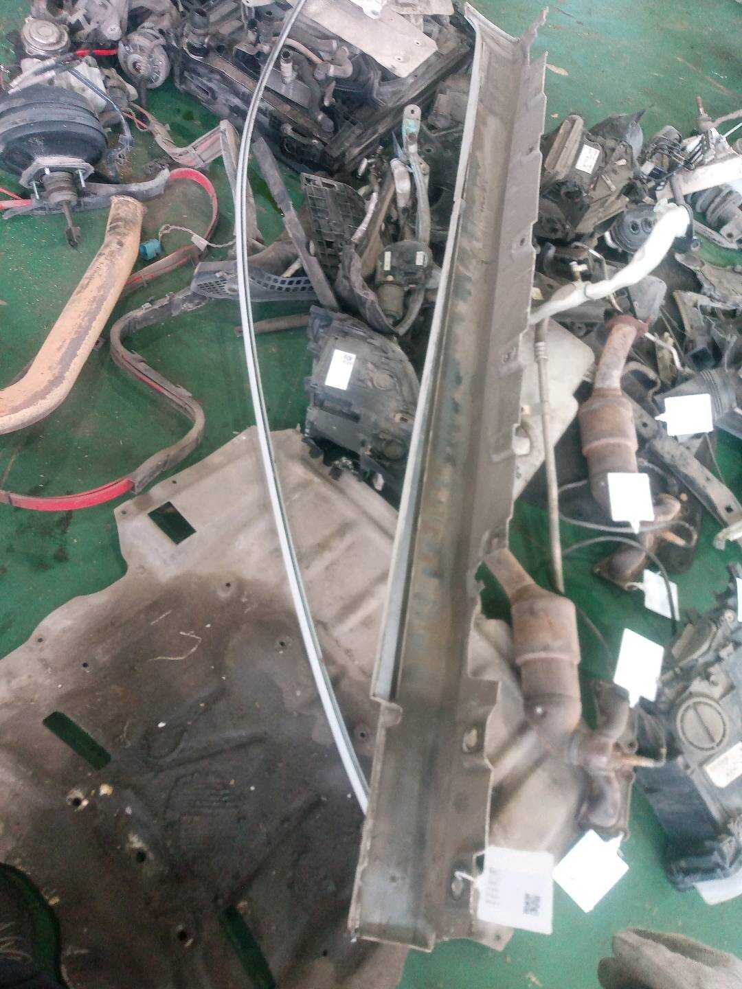 51772452302 Rocker Panel, Right