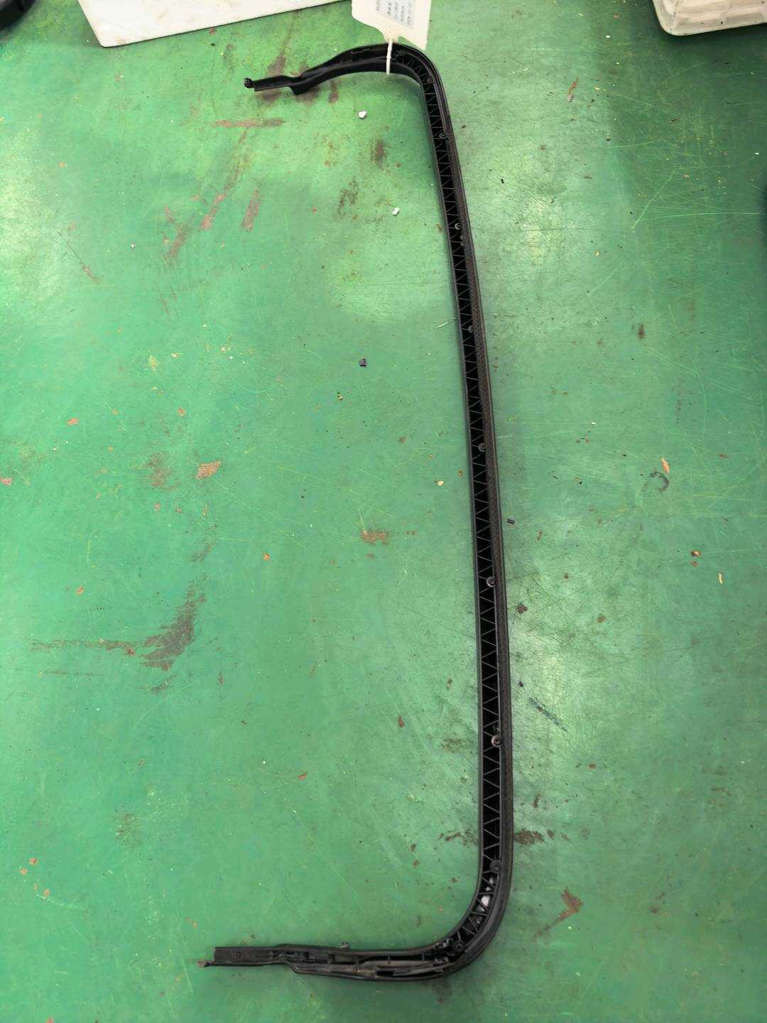 85544431 Sunroof Wind Deflector