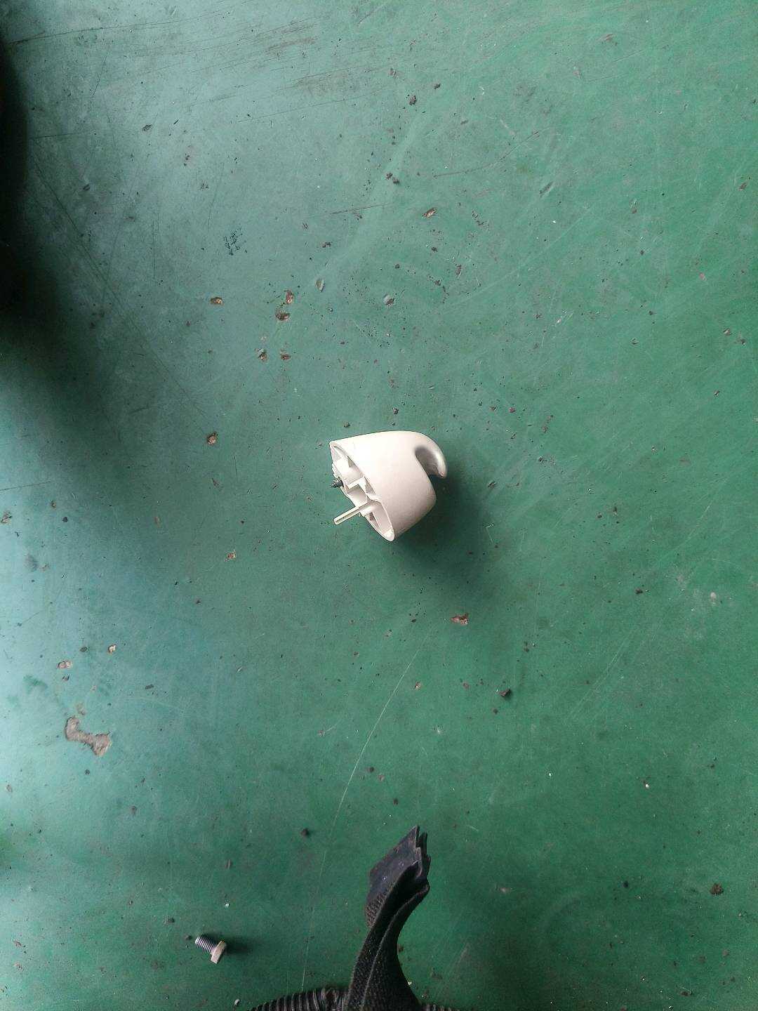 51167266604 Sun Visor Clip