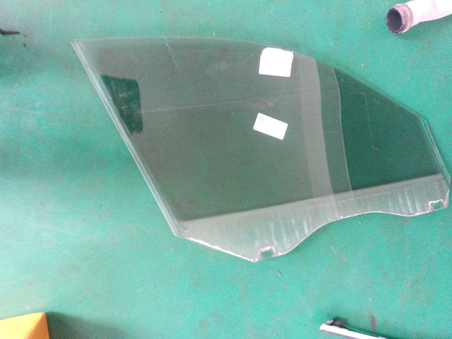 51337110633 前门玻璃(左)