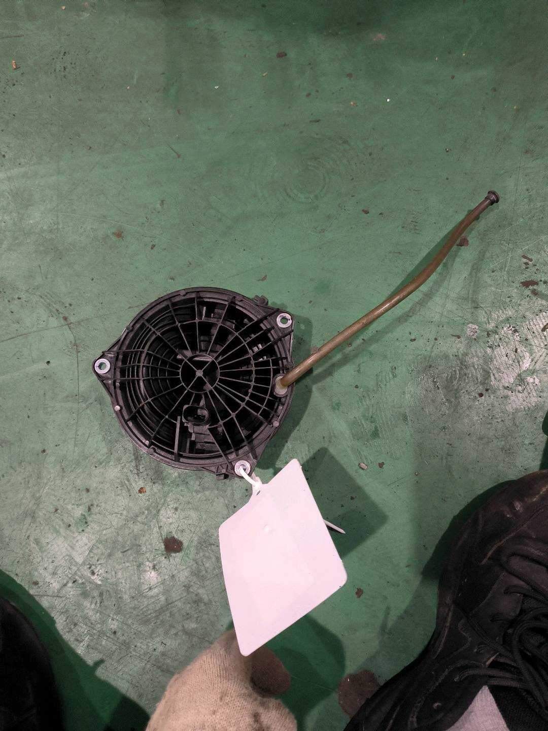 51G827469 尾盖徽标