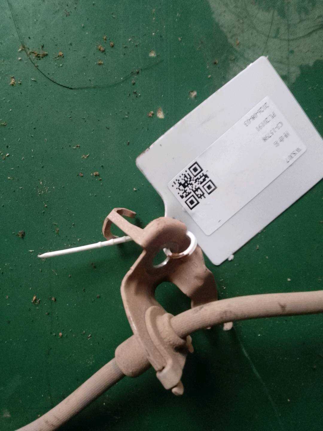 34306854968 前制动软管支架(右)