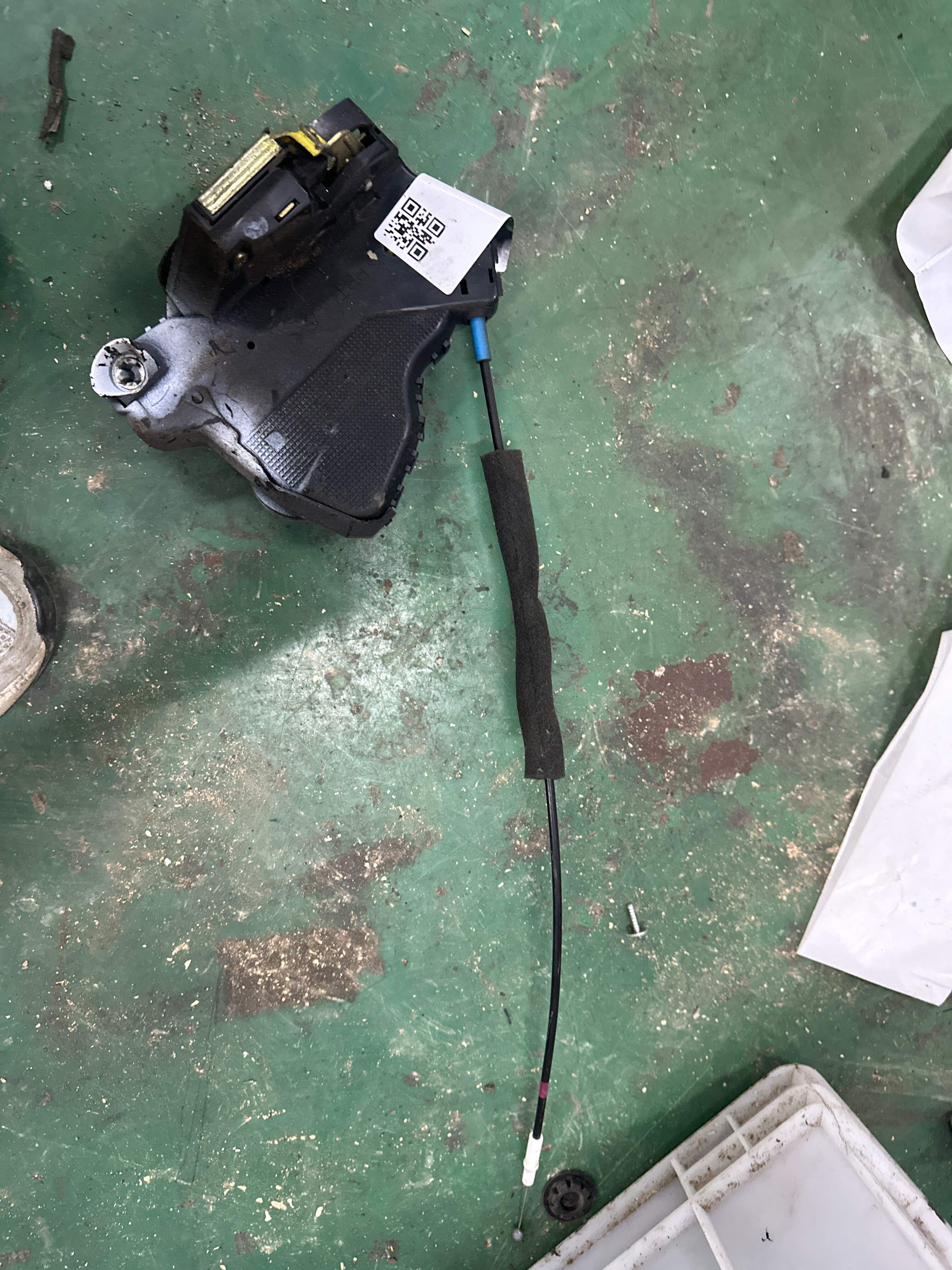 6904033231 Front Door Lock Assembly, Left