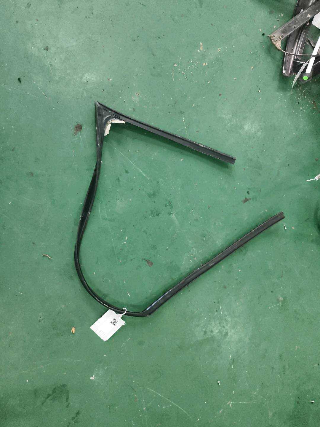 51337182274 Front Door Window Felt Channel, Right