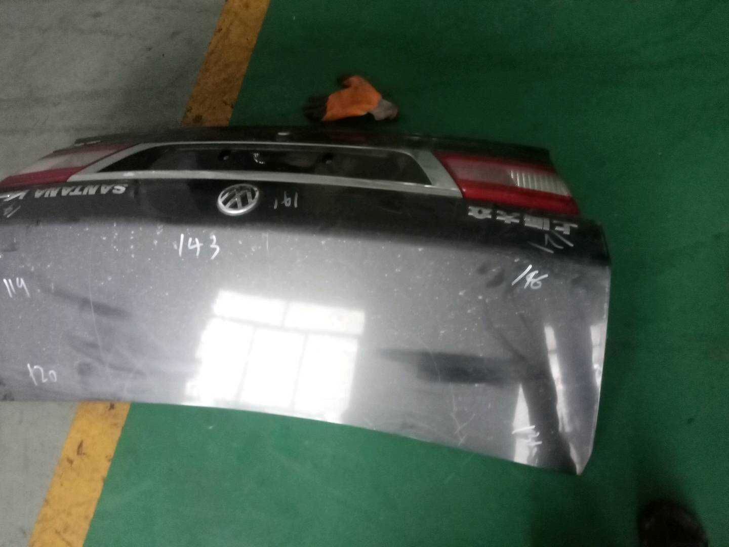 33D827025E 尾盖总成