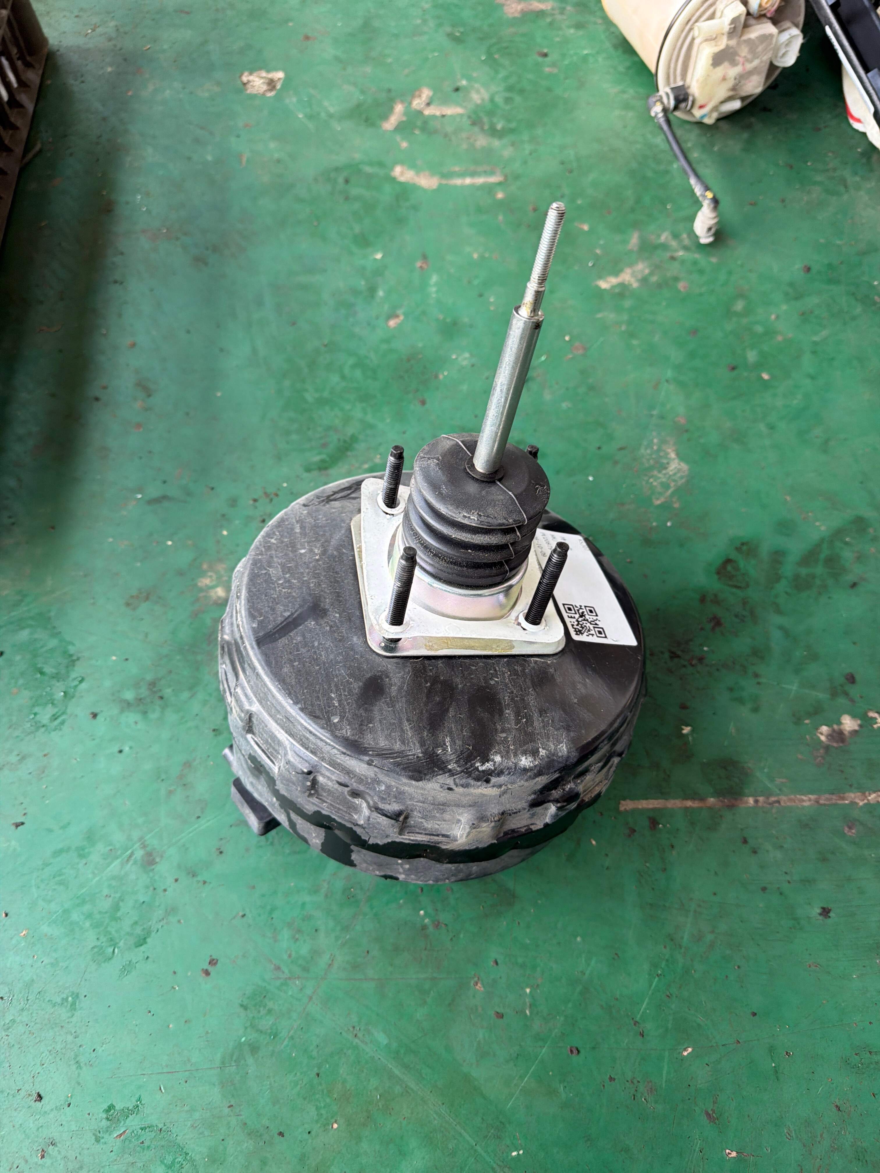 C2Z5657 Brake Booster