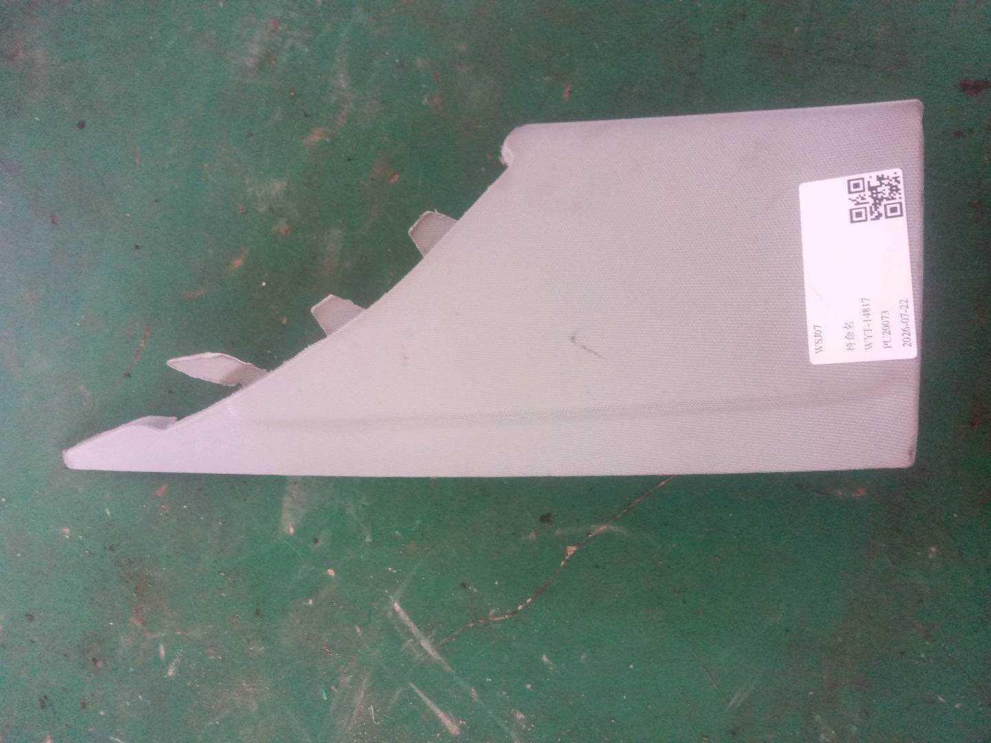 8WD867246 D-Pillar Inner Trim (Upper Right)