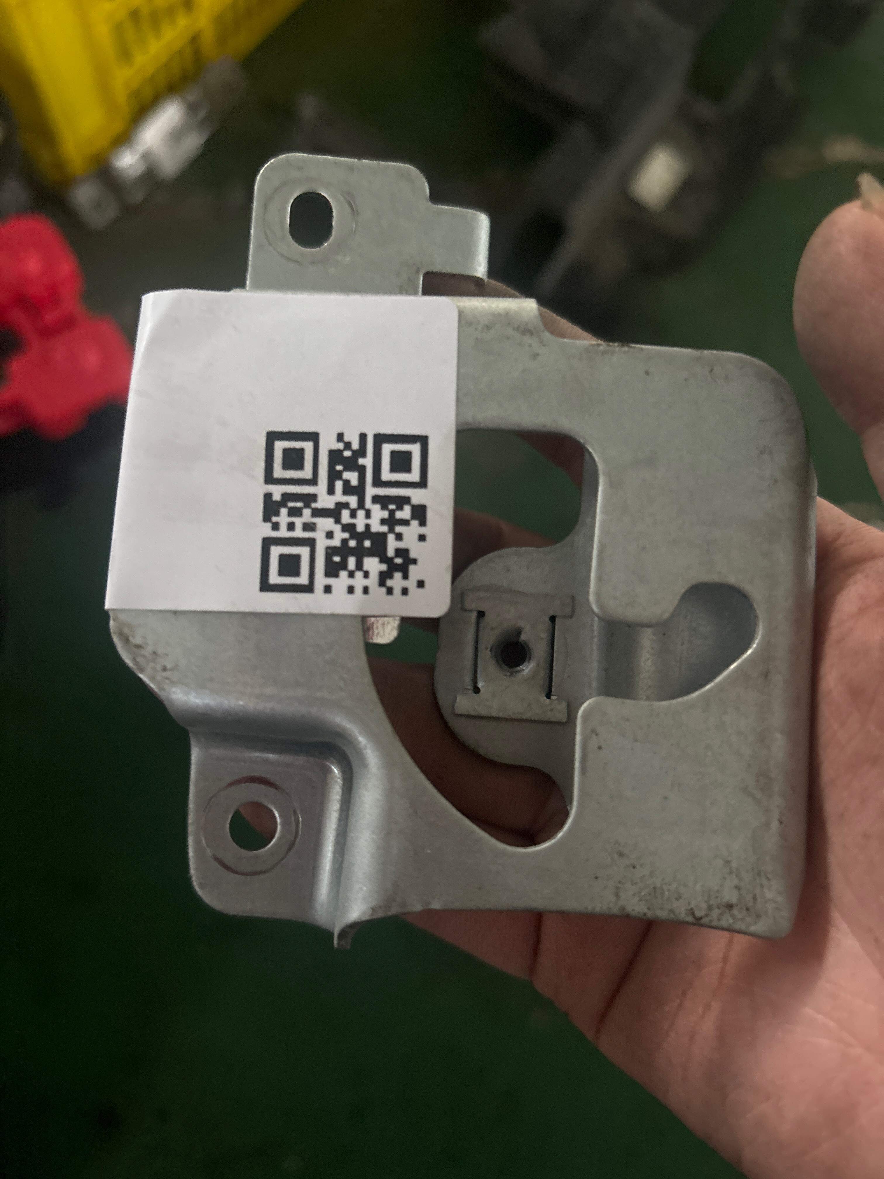 T4A12897 Mounting Bracket, Left