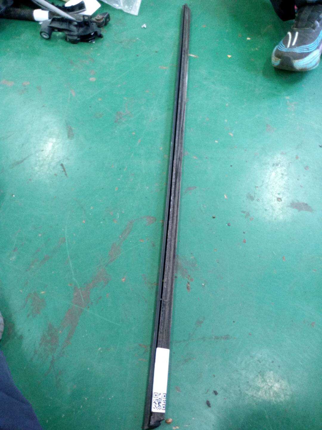 51337146092 前门玻璃压条(右外)