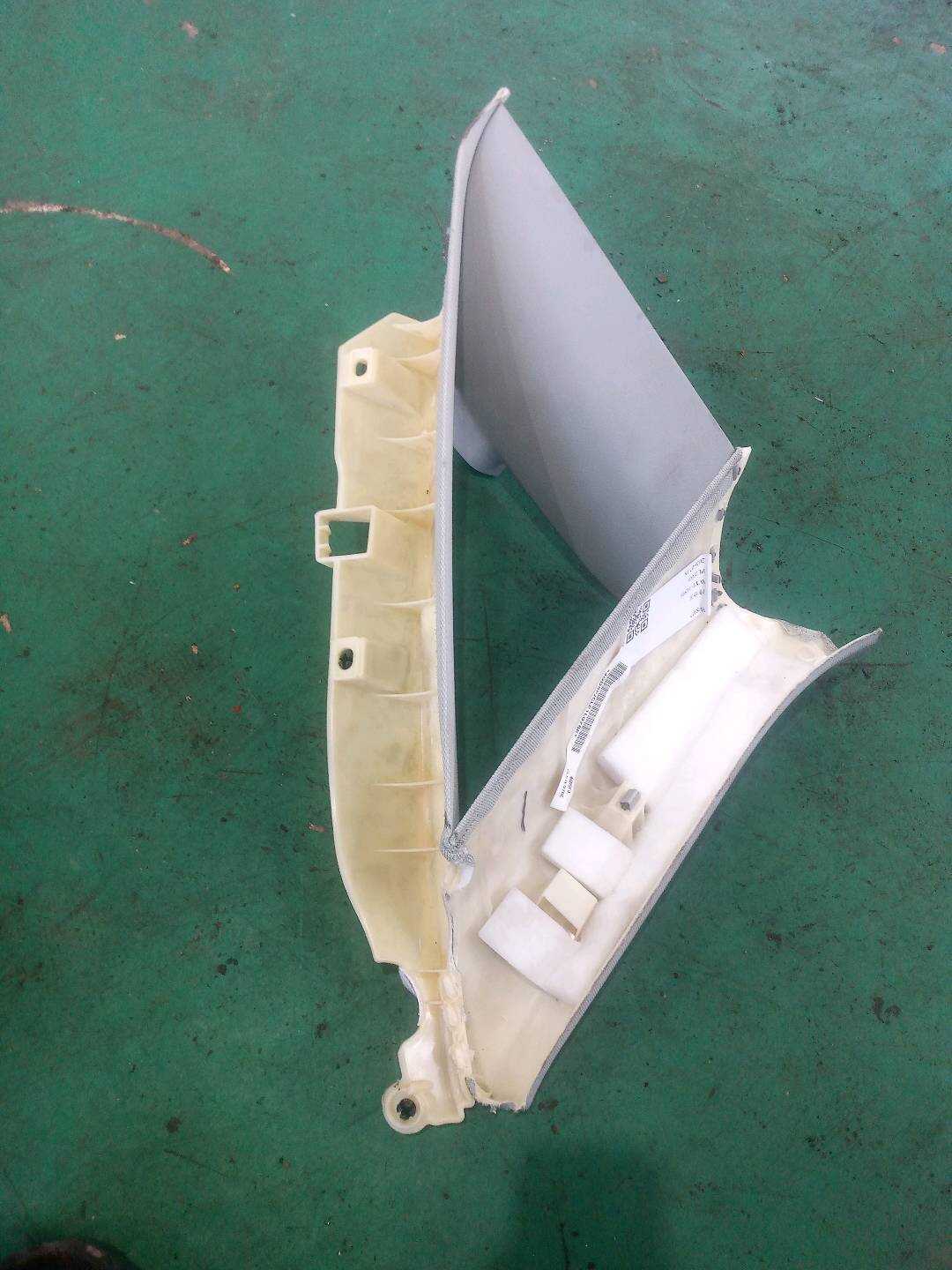 4G5867287 C柱内衬(左上)