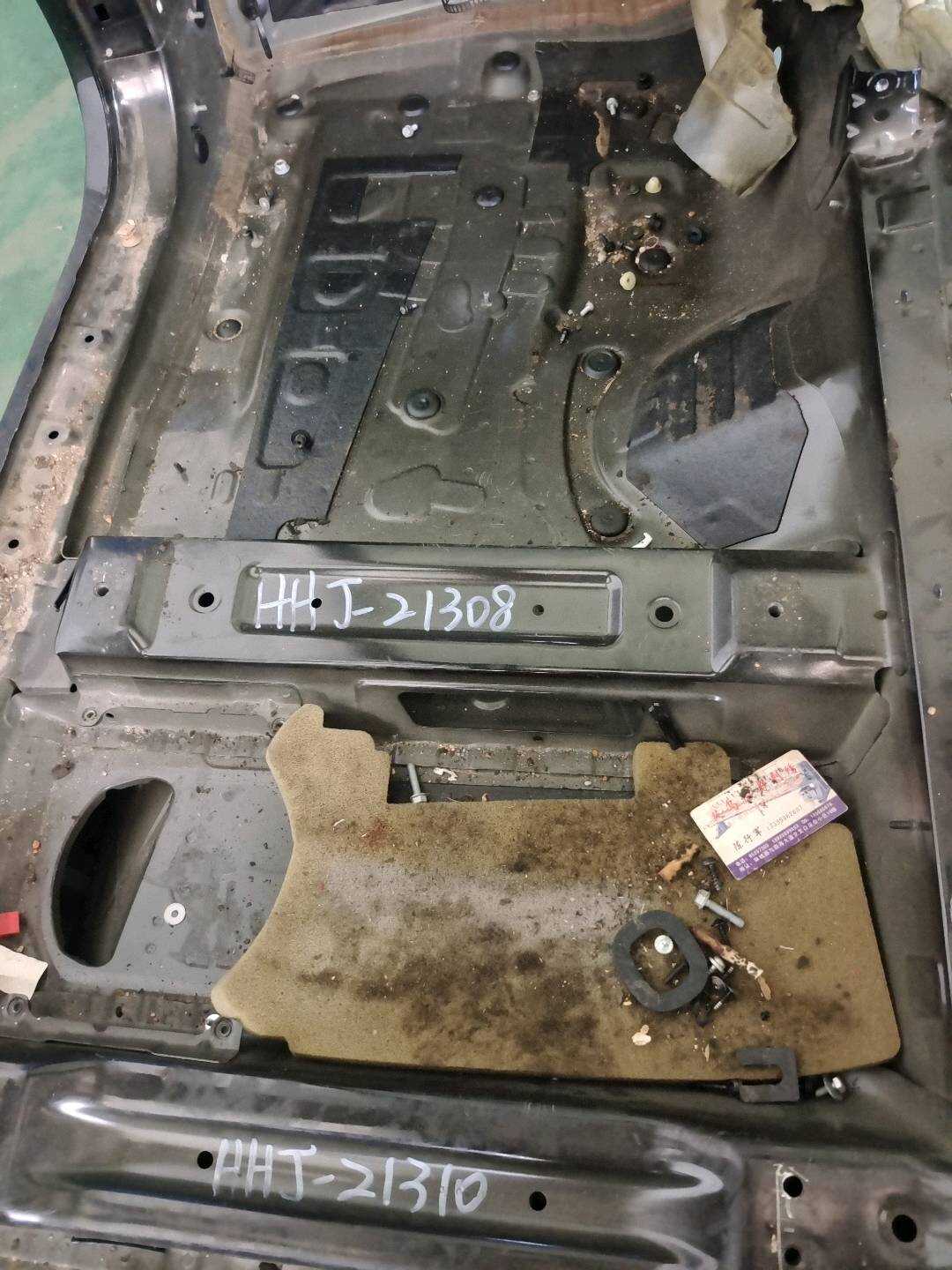 41117205111 驾驶员座椅横梁