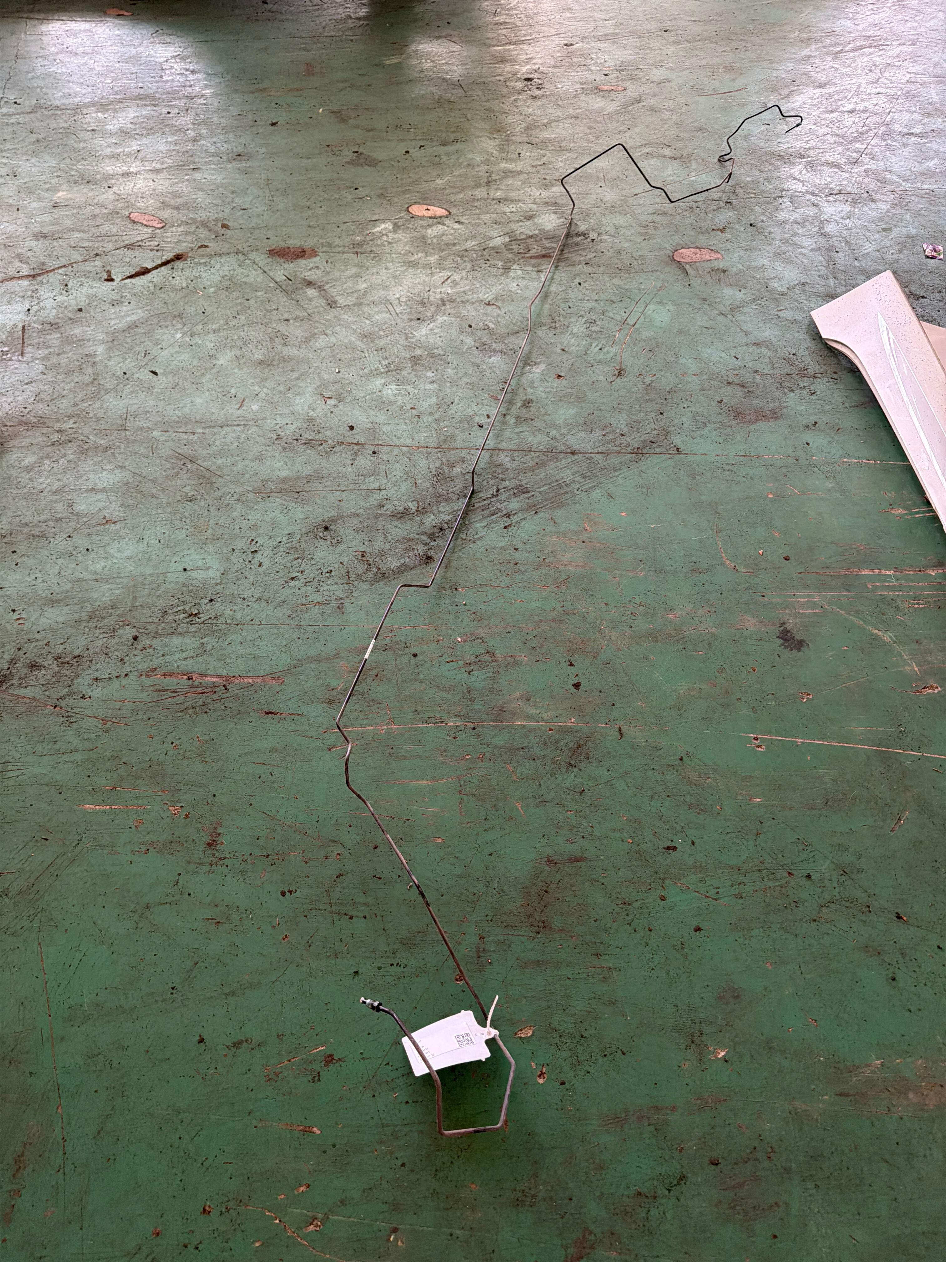 34306893953 后轮边制动硬管(左)