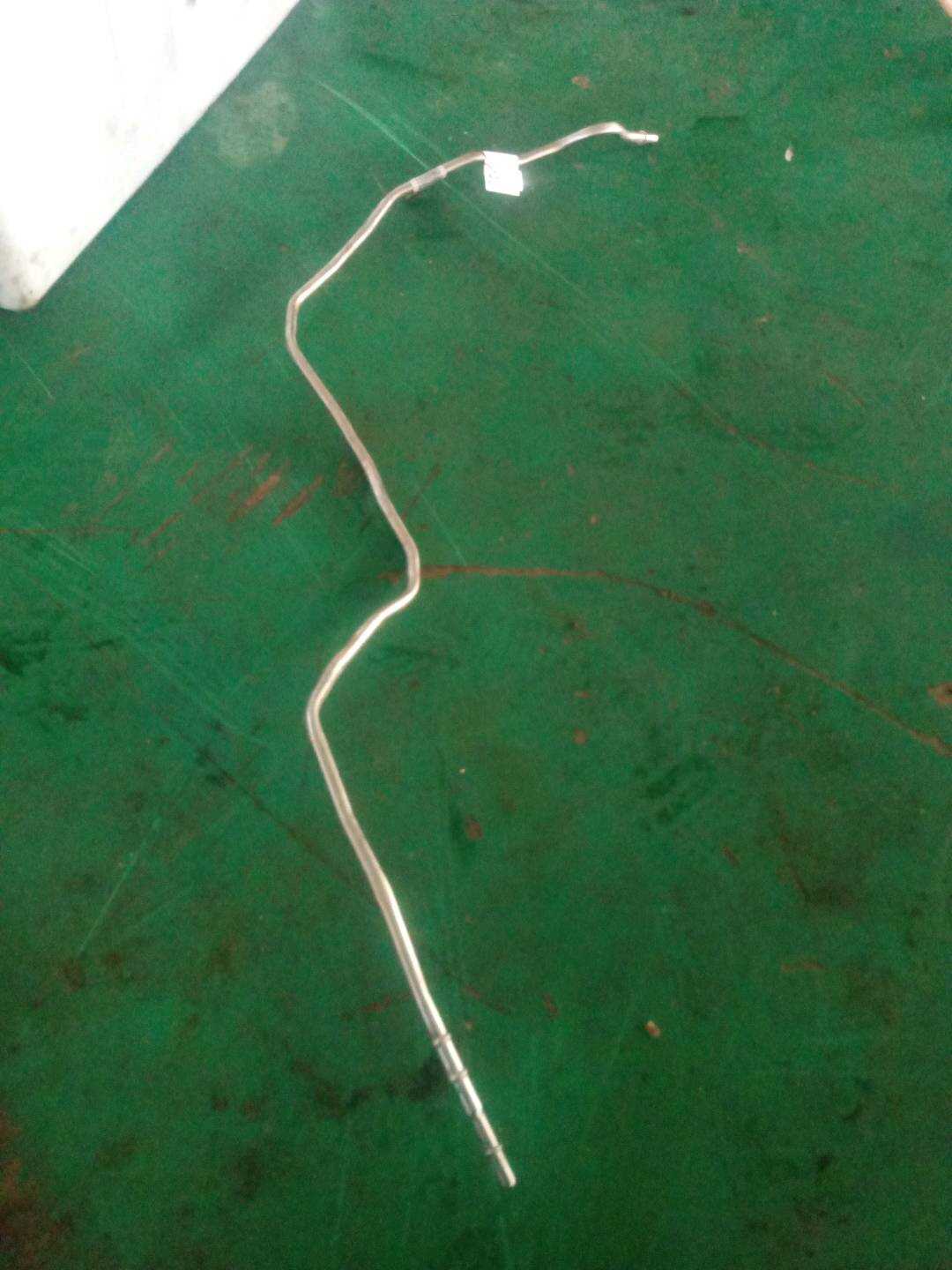 16127411602 燃油箱输油管(前)