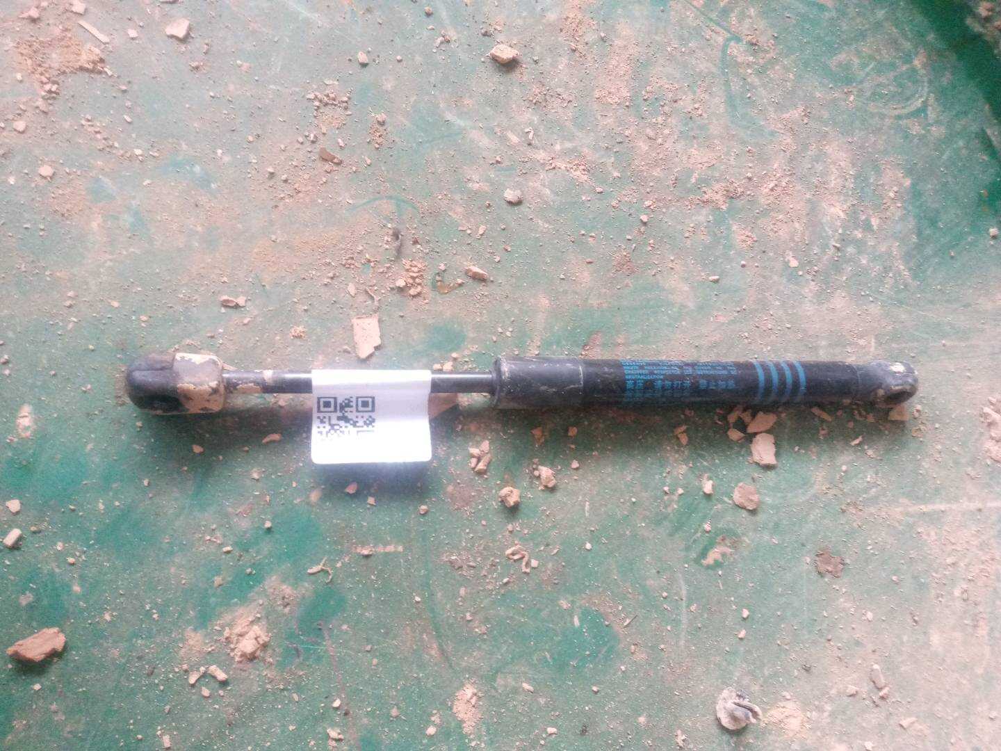 51237347402 前机盖撑杆