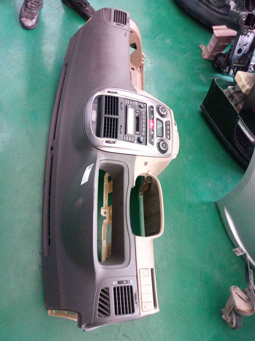 847102F050NZ 仪表台壳