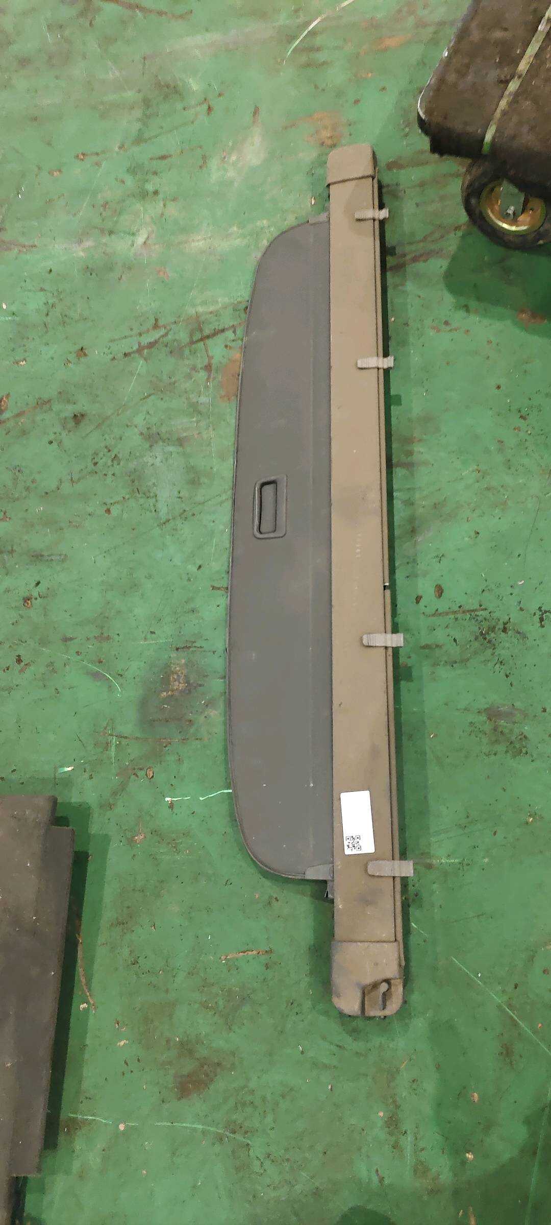 4L0863553A 行李箱盖帘