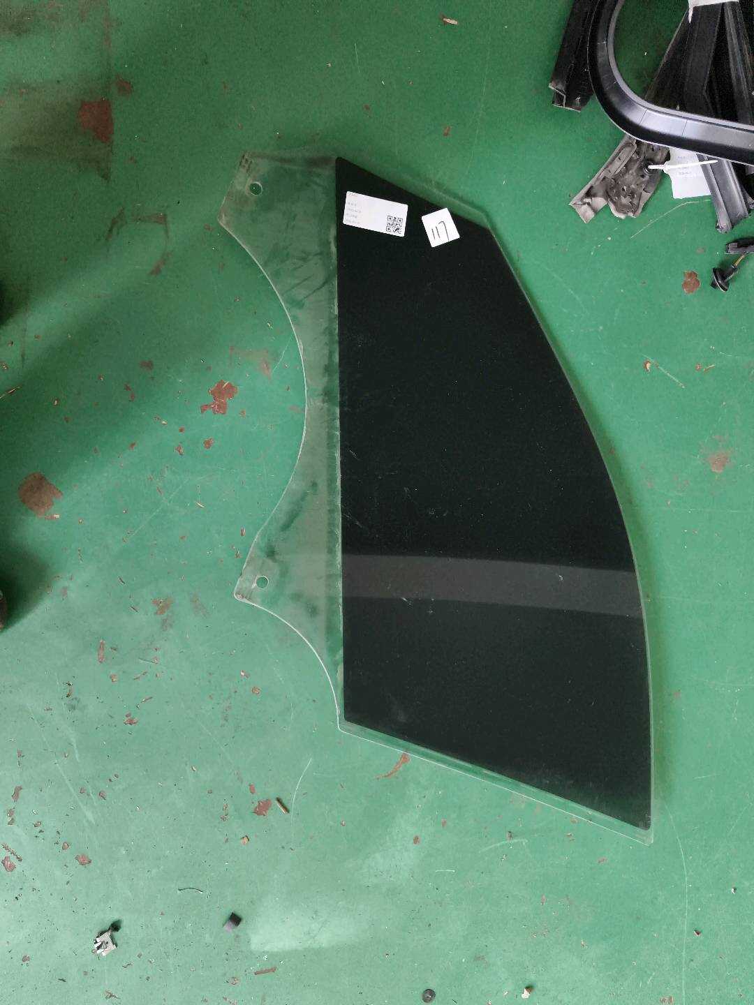 T4A1192 Front Door Glass, Right