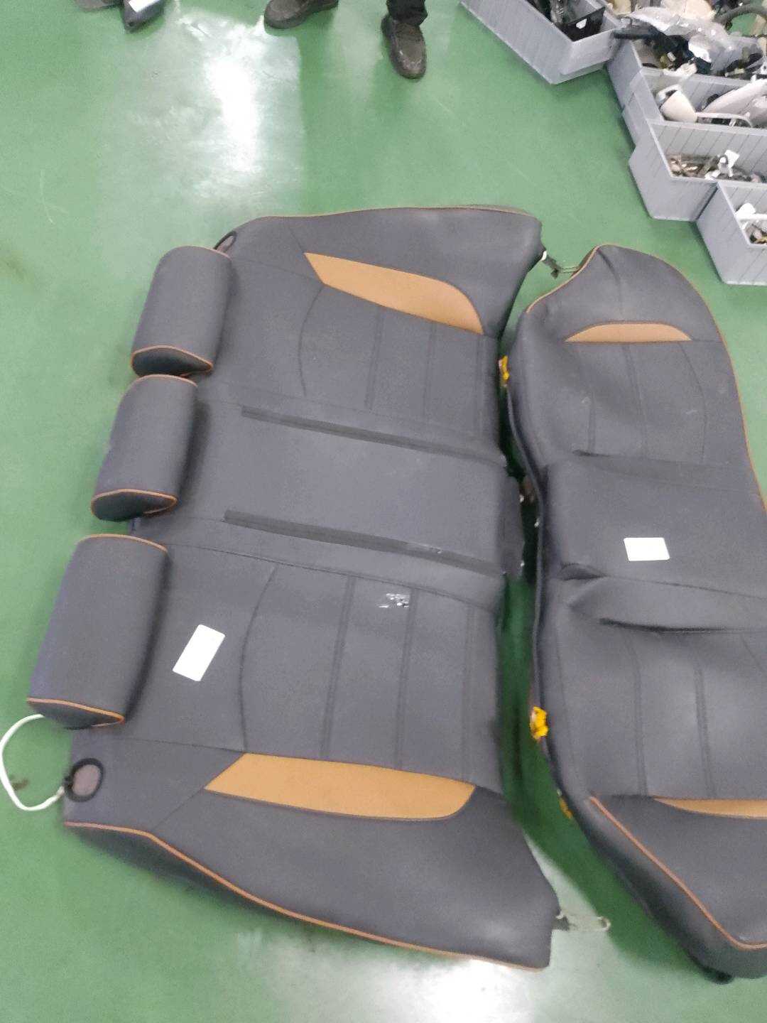 7194053110A1 后座椅总成（右）