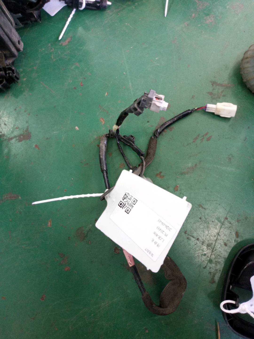 8215548020 中柱1号线束