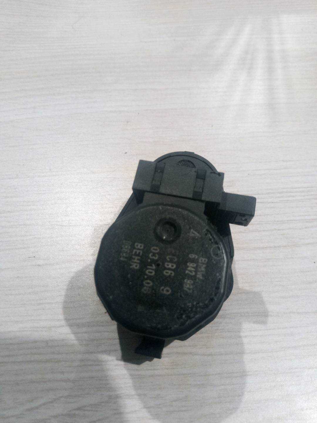 64116942987 通风伺服电机(左)