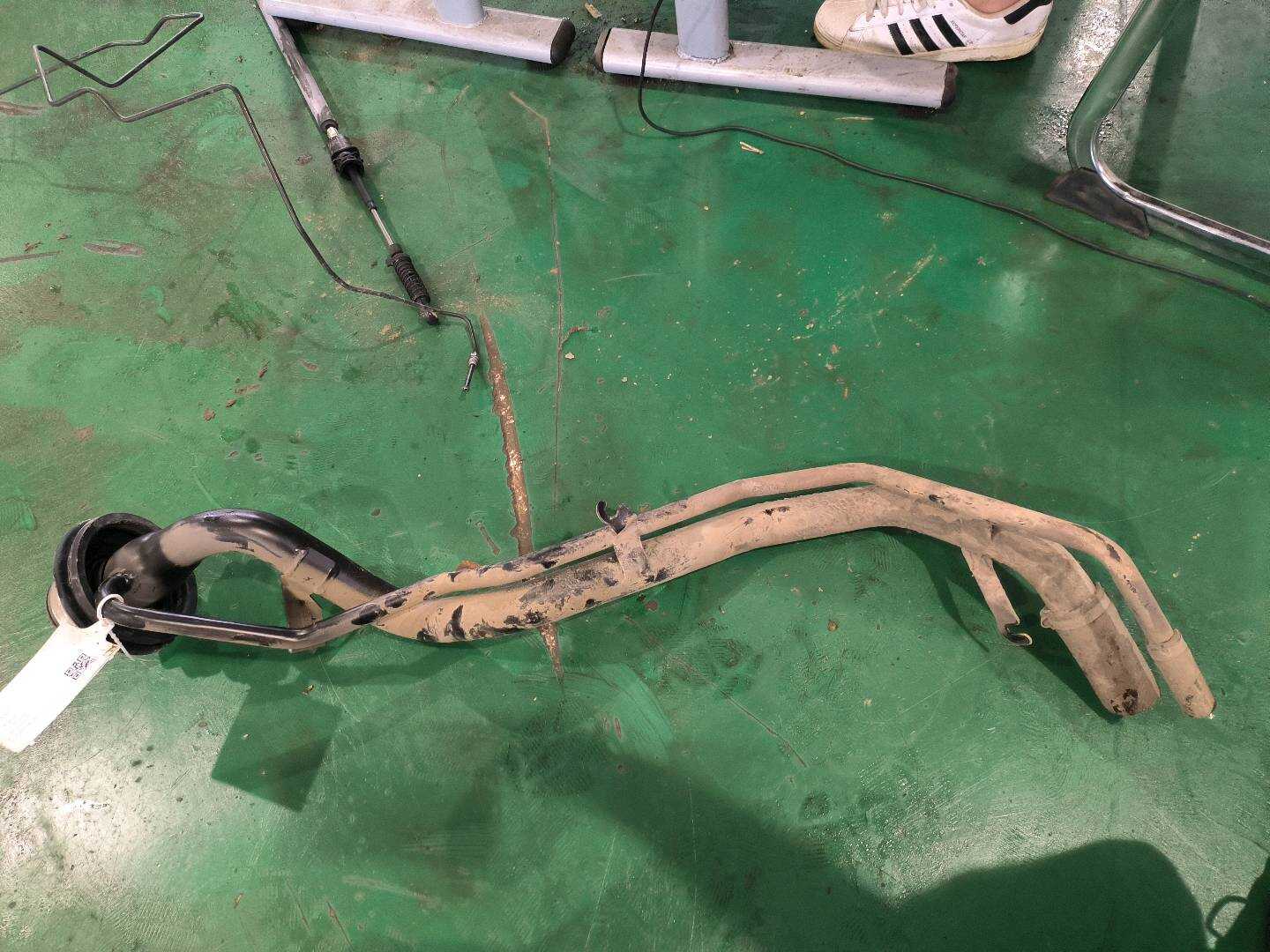 A1694700020 Fuel Tank Filler Pipe