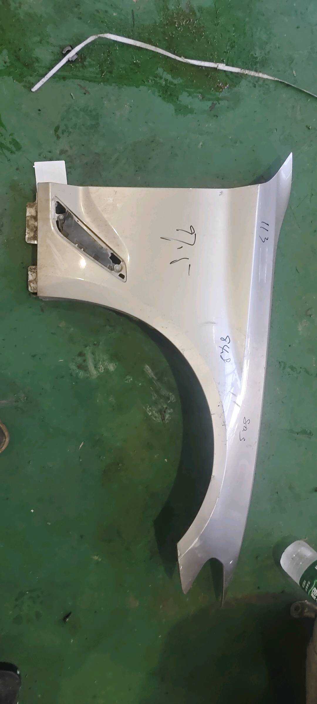 41007443688 前叶子板（右）