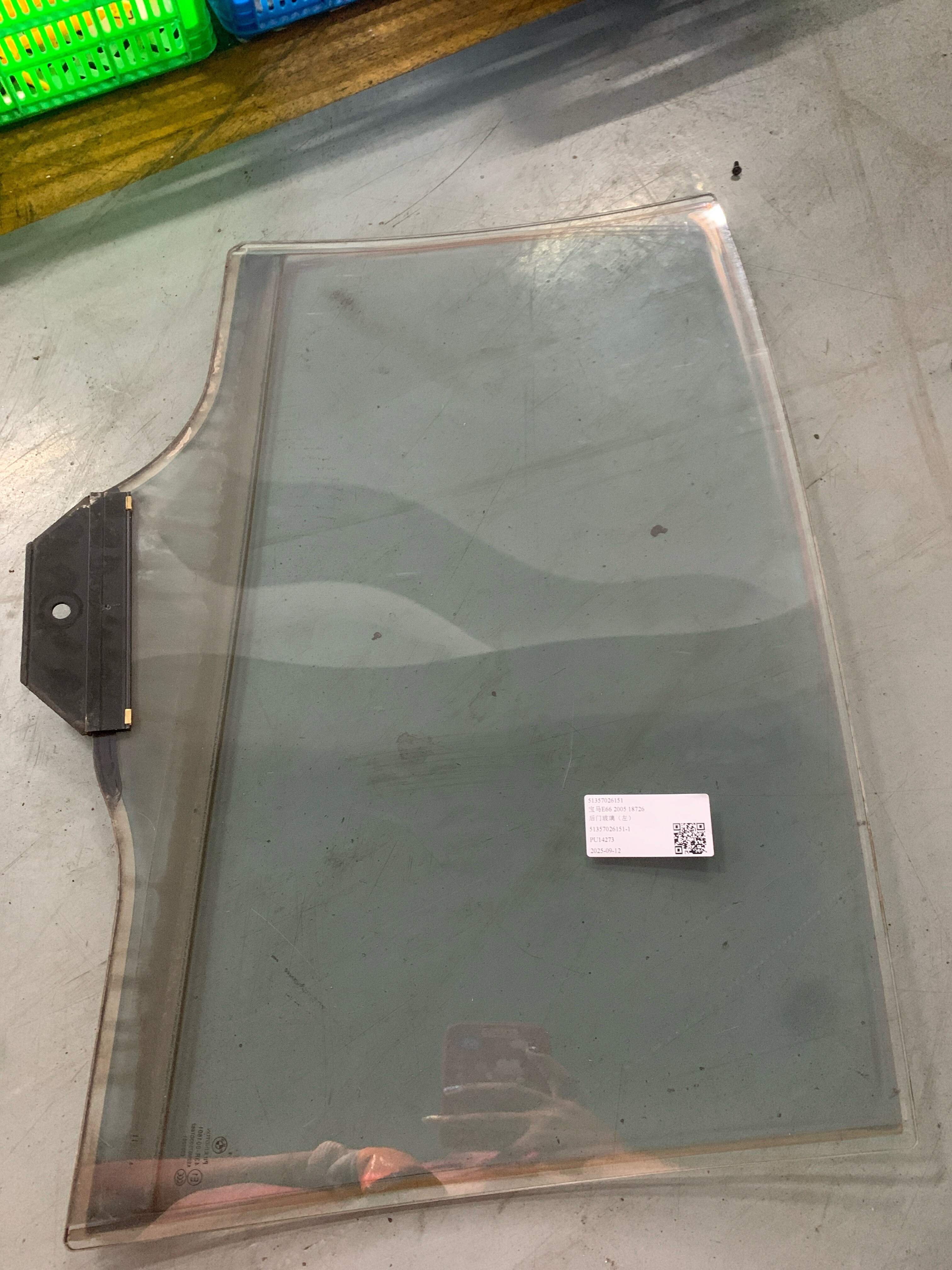 51357026151 后门玻璃(左)