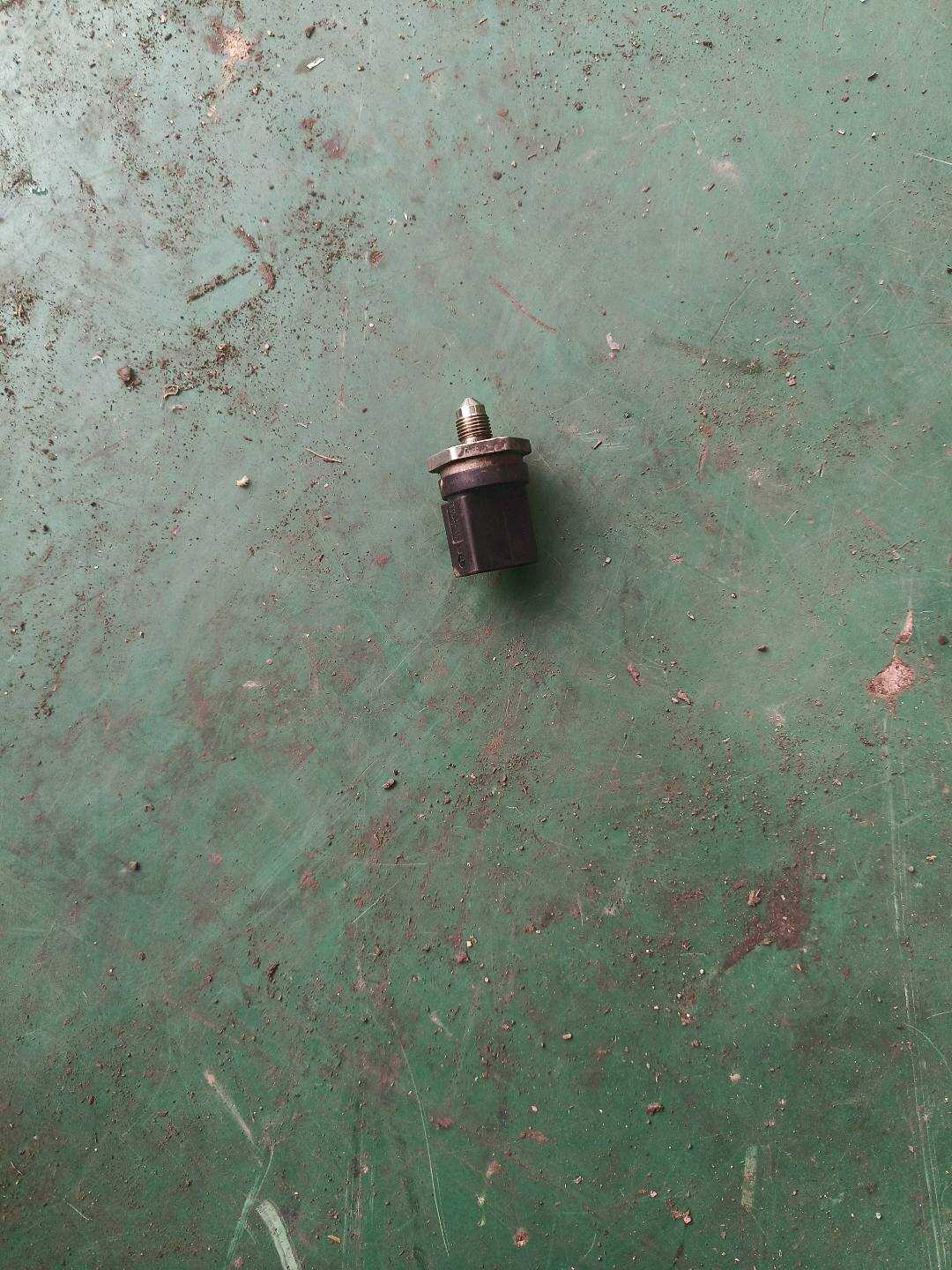95860623020 燃油压力传感器