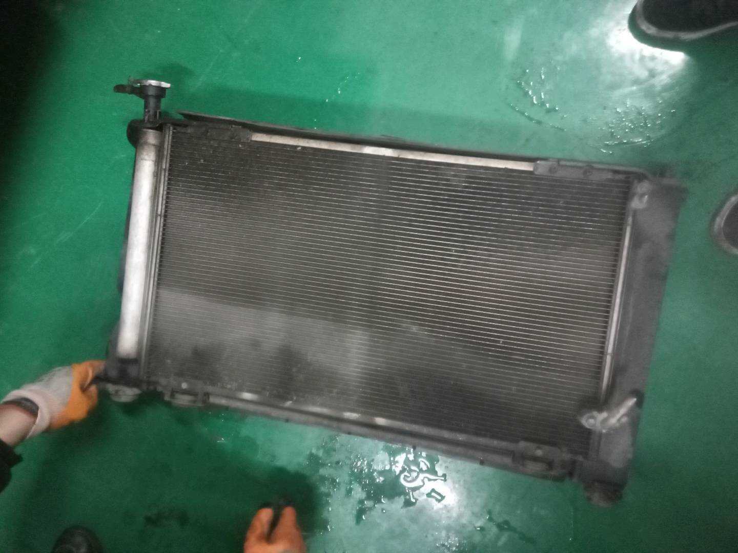 164000T040 水箱