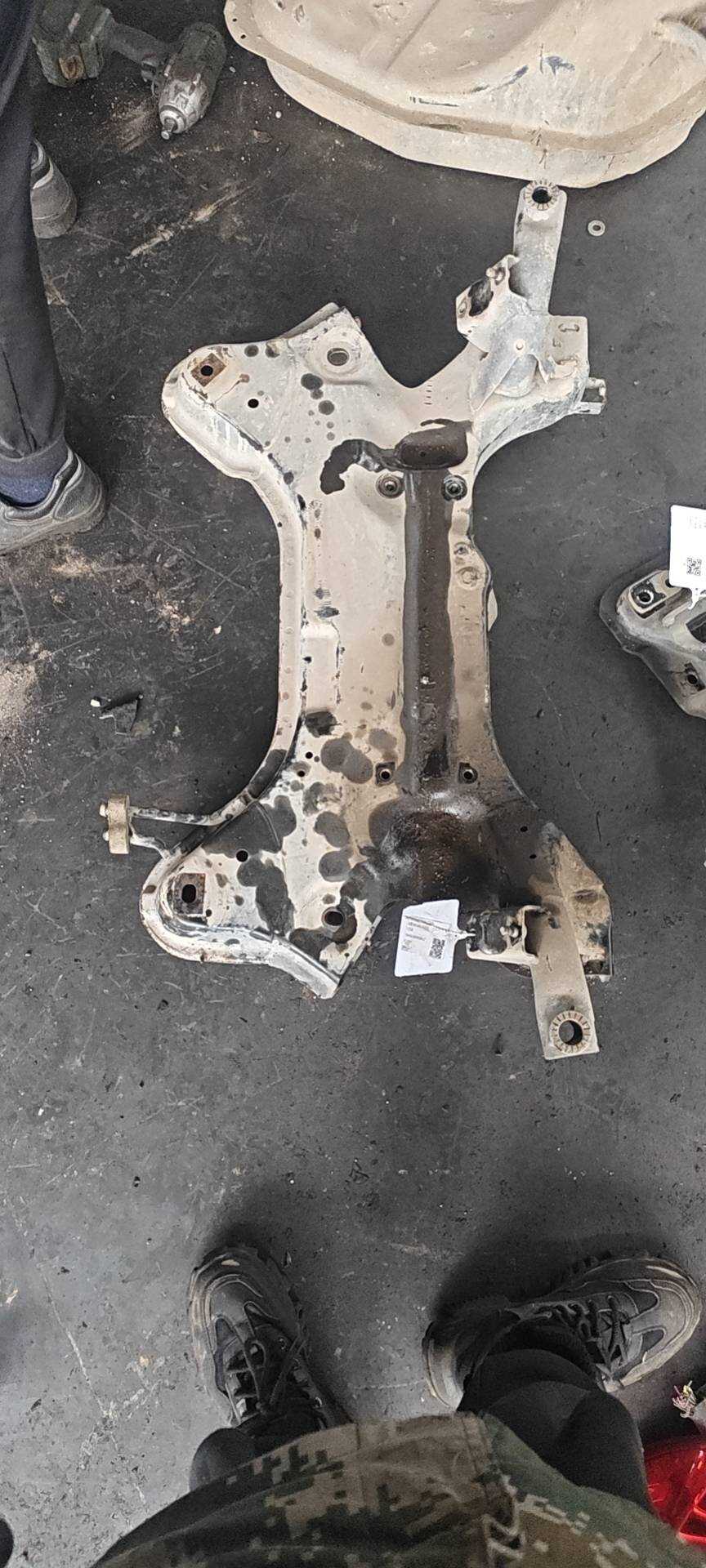 T6002810010002B112700E Subframe Crossmember
