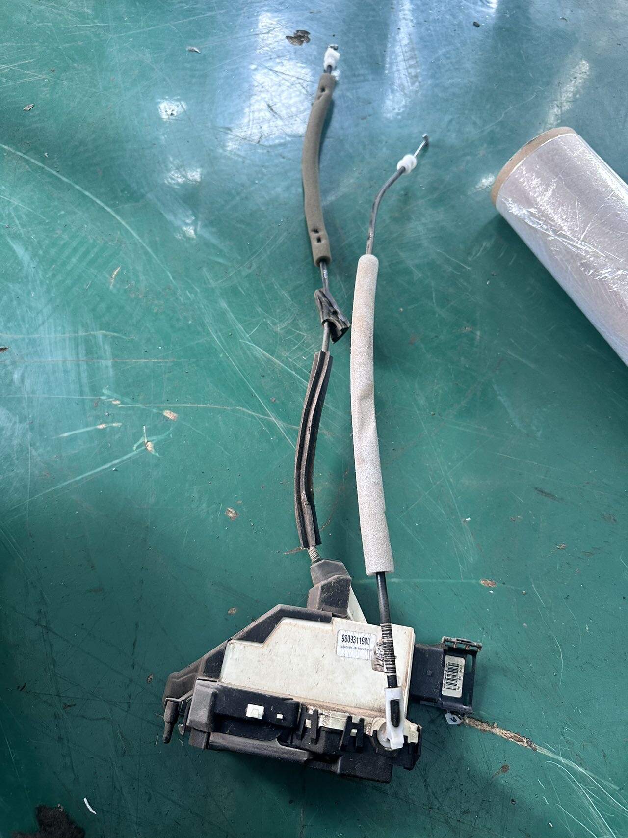 9809312080 后门锁机构（左）