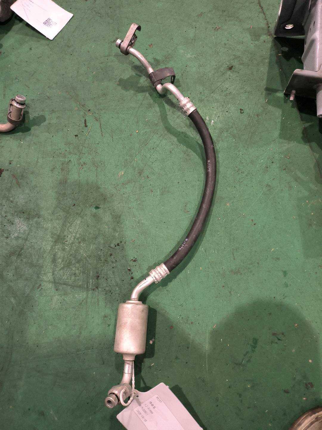 924905UR0A 空调管高压管(从冷凝器到空调泵)