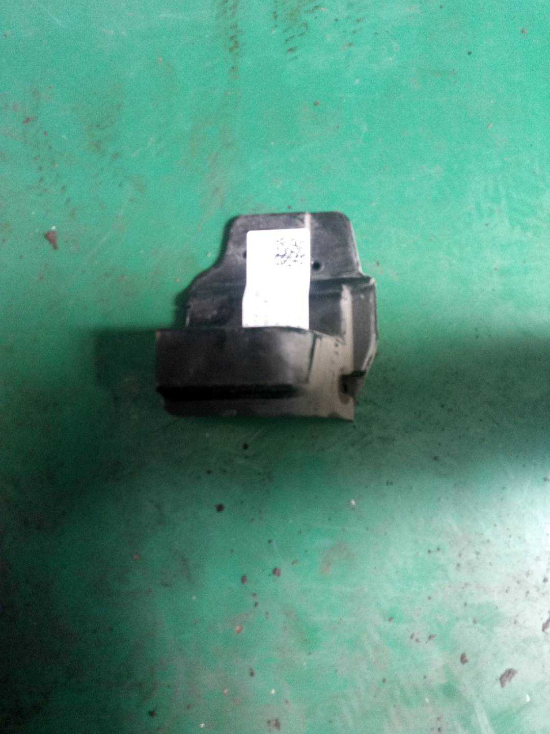 814581F000 后门锁机护盖(左)