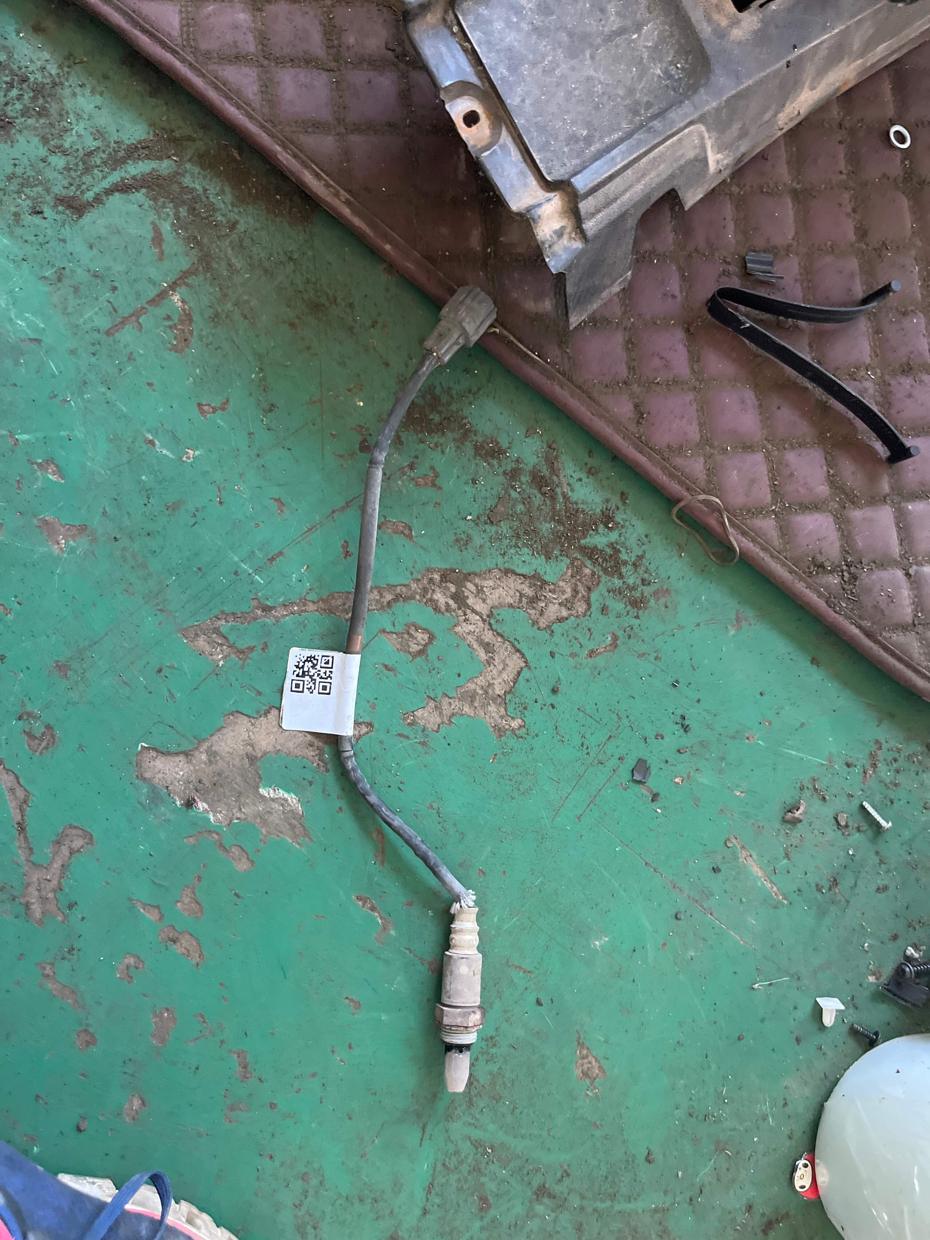 8946748160 氧传感器(左前)