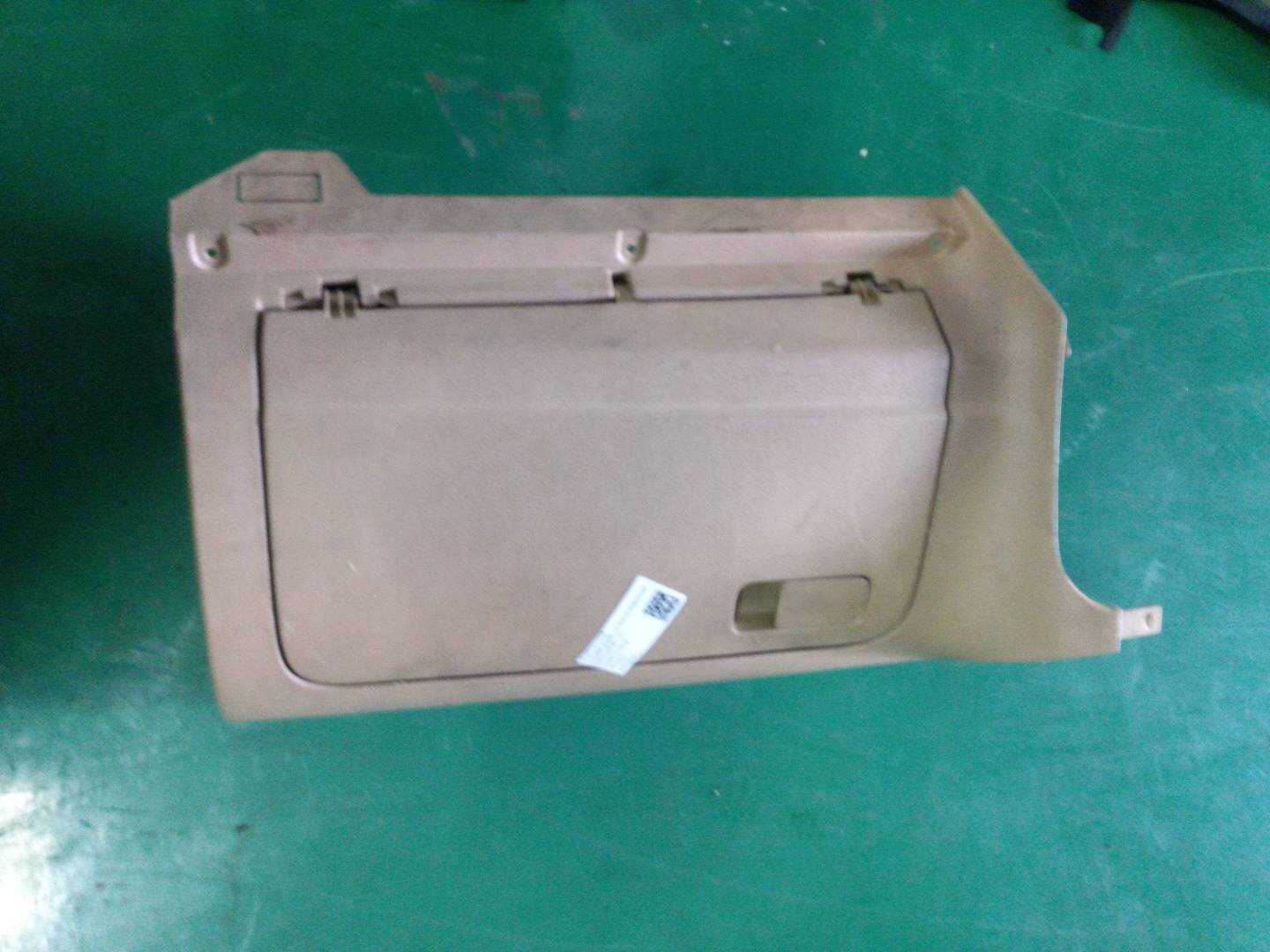 1K1857101G7G8 仪表台杂物箱（右）