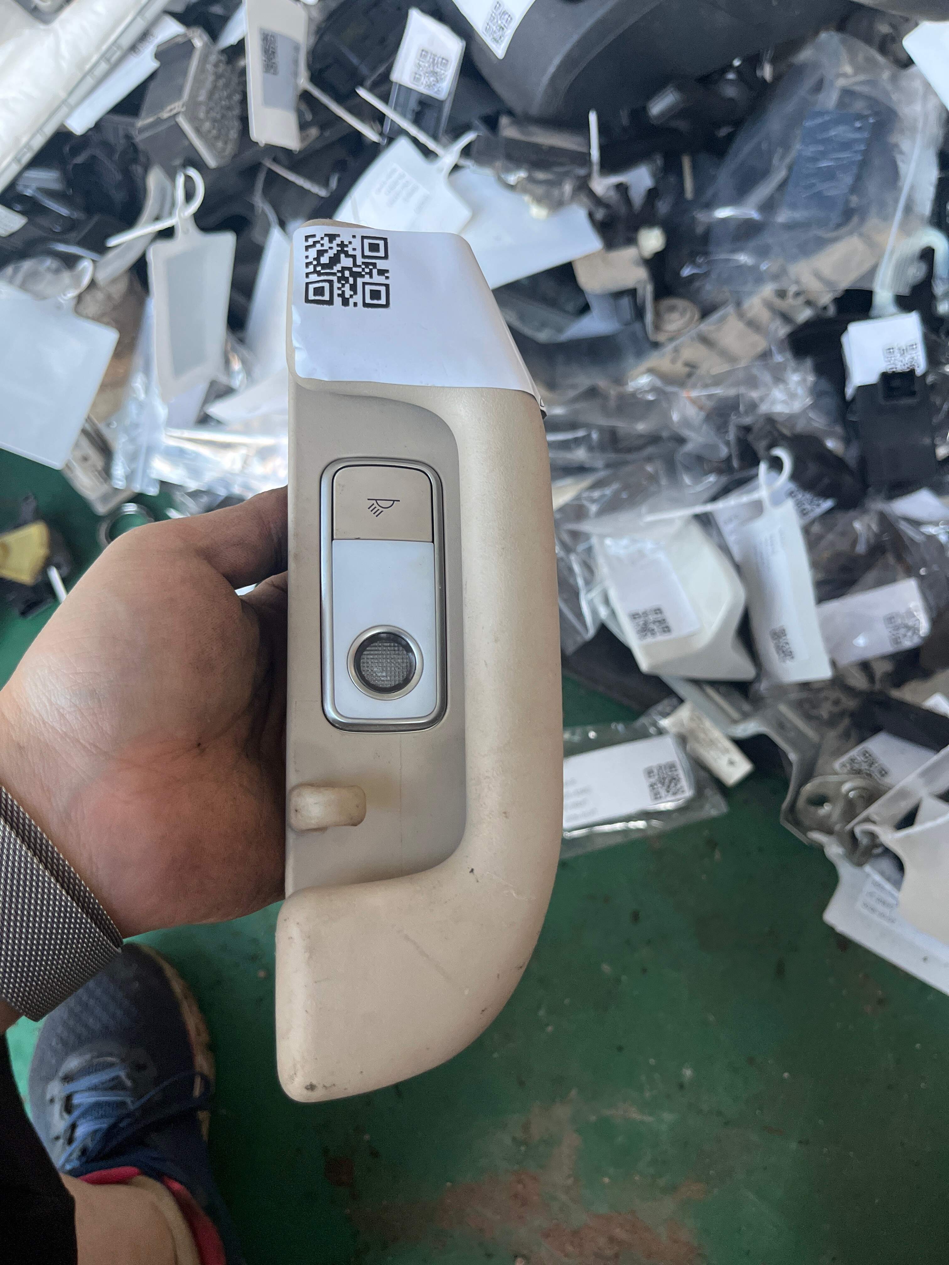 MEF8215010 Left Roof Grab Handle Assembly