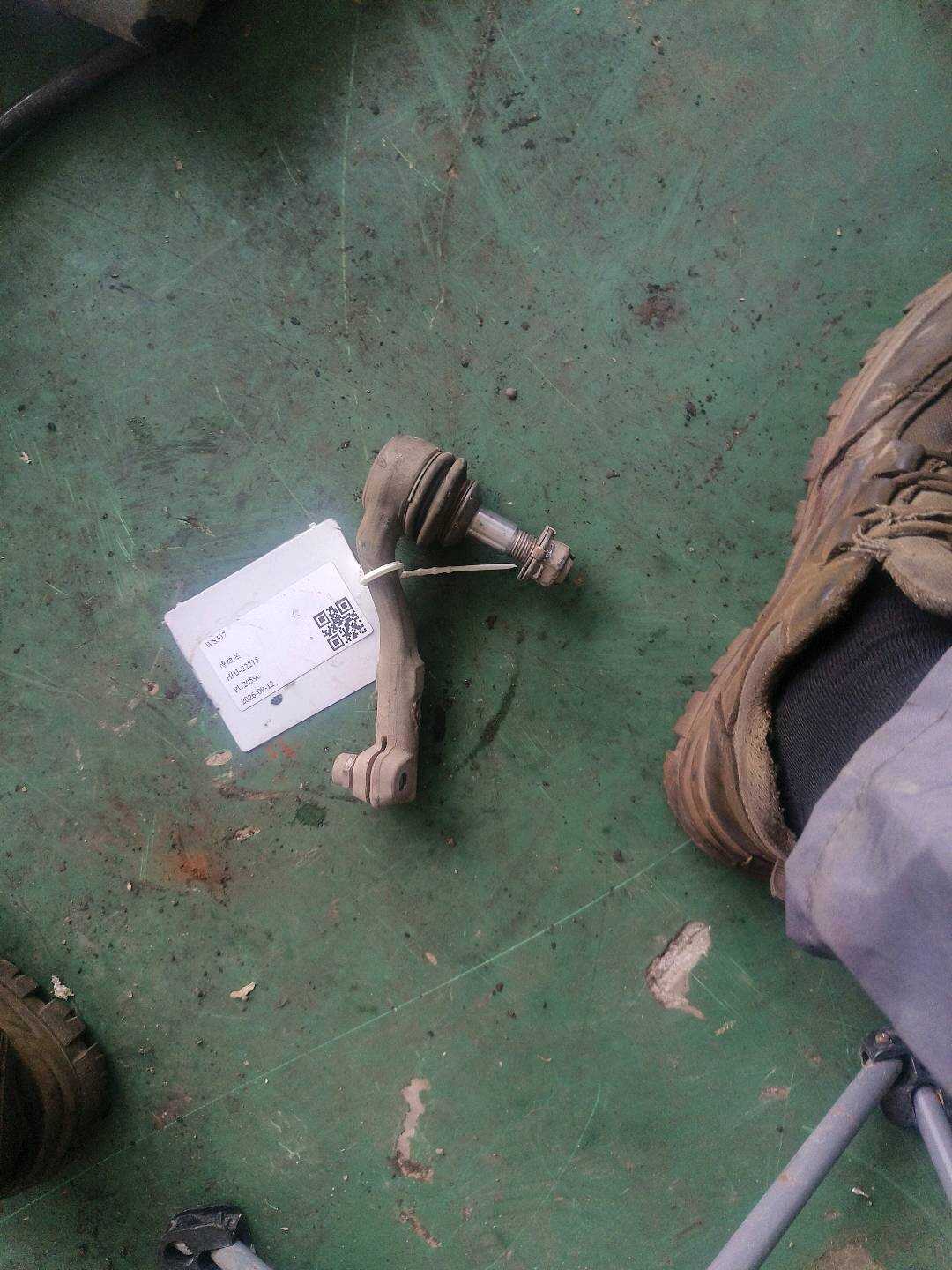 32106799966 方向机外球头(左)