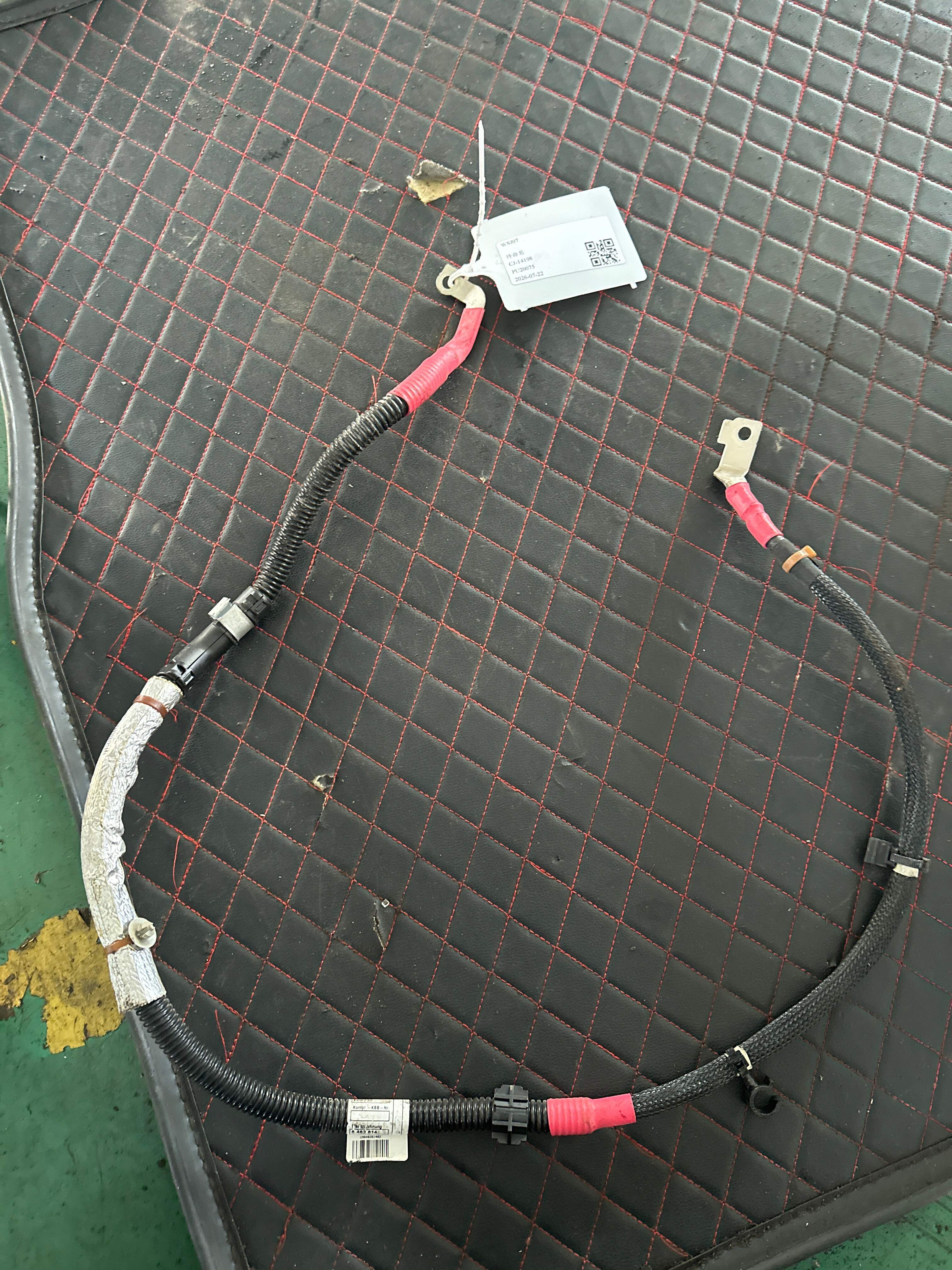 12428483814 发电机正极接线柱