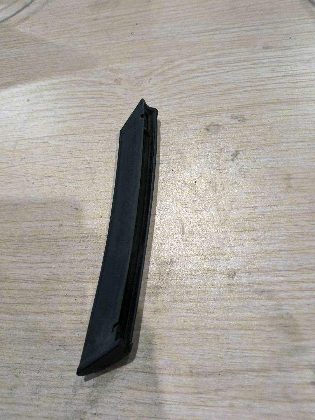 51139810465 Front Fender Trim Strip, Left