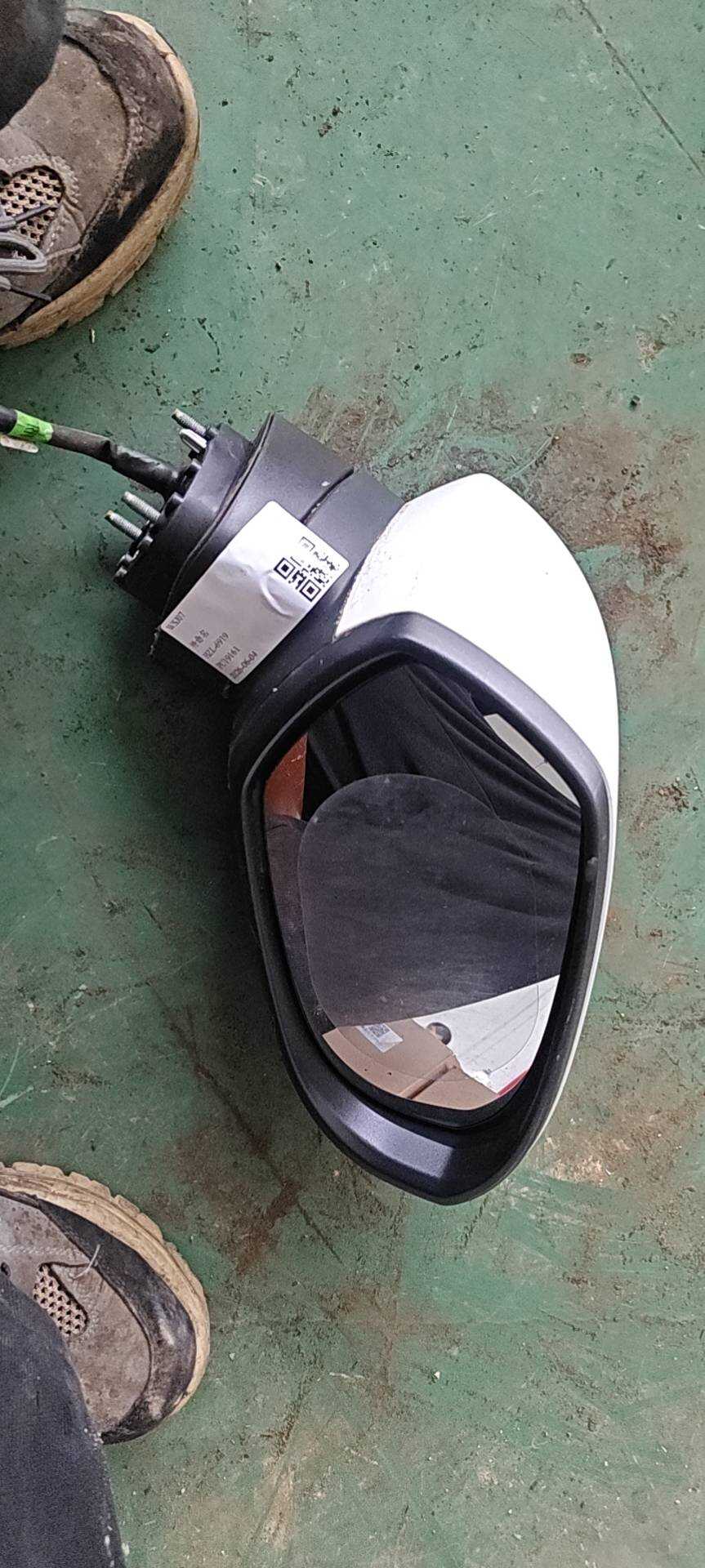 6017010500 右外后视镜总成