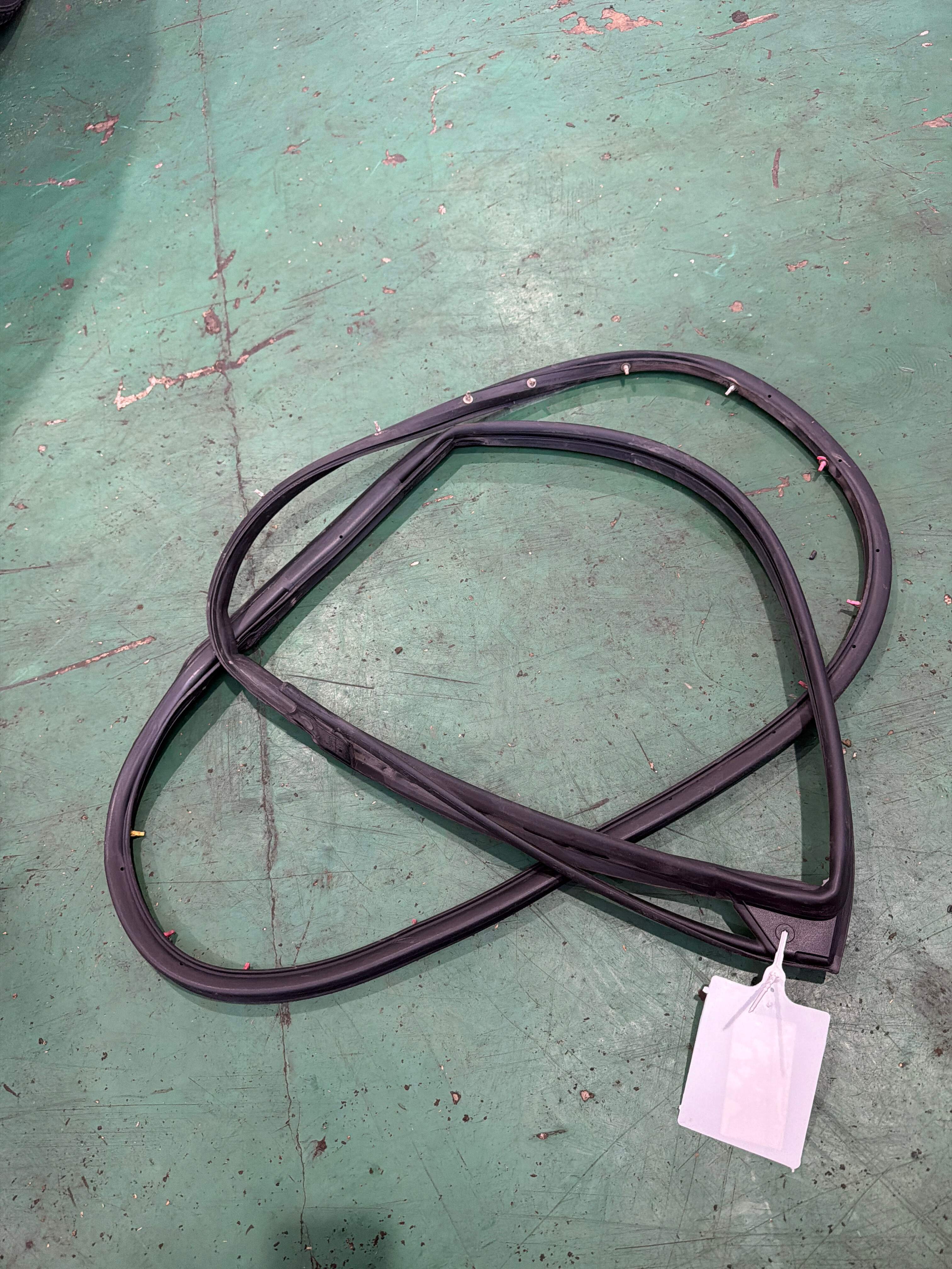 828311CA0A 后门车门密封胶条(左)