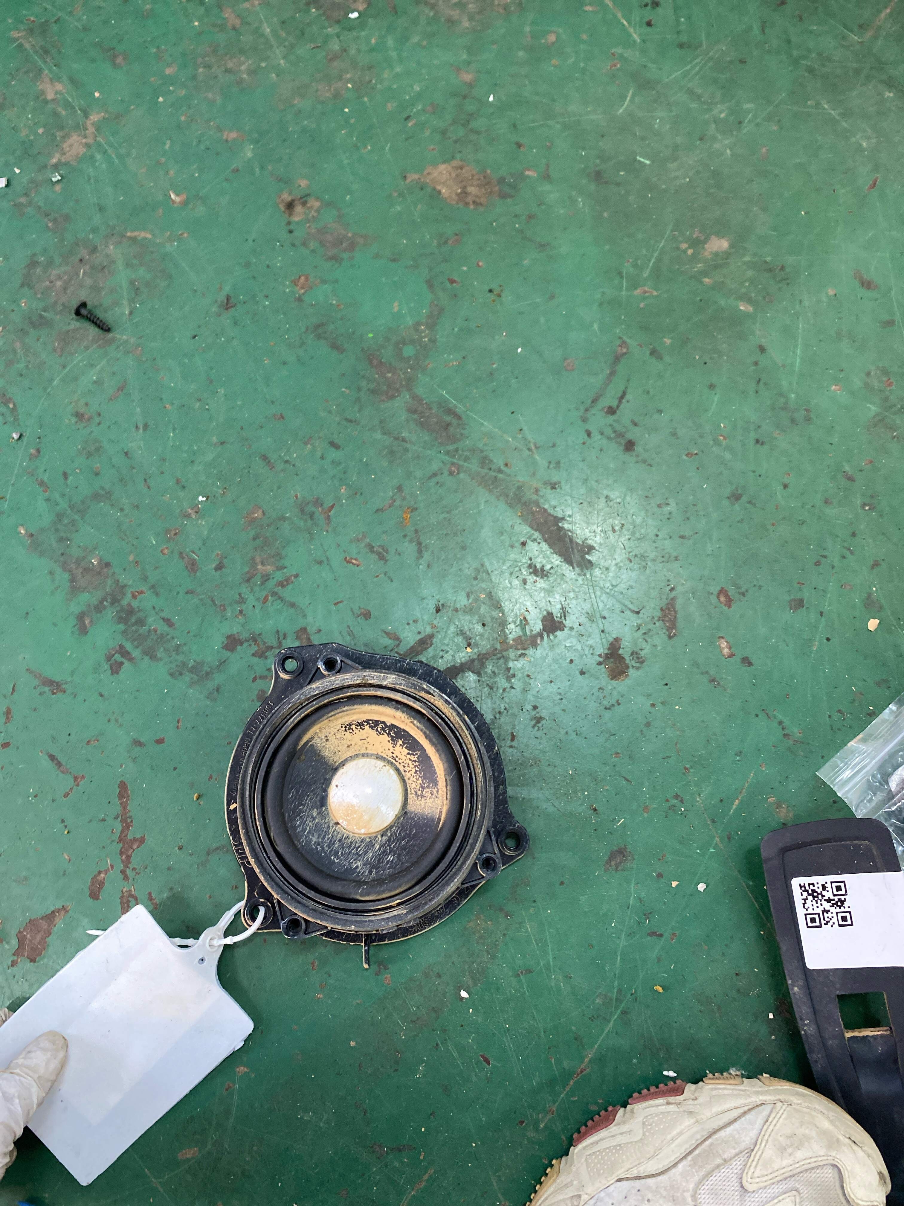 65139364956 前门中音扬声器(右)