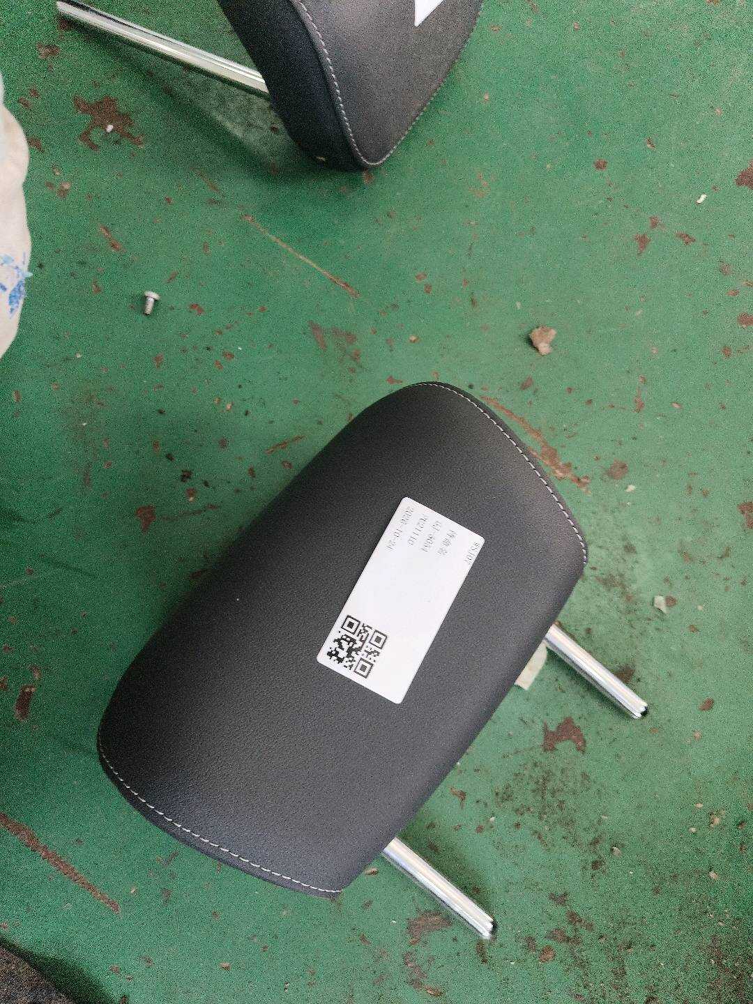 8WD885973 Rear Seat Headrest, Left