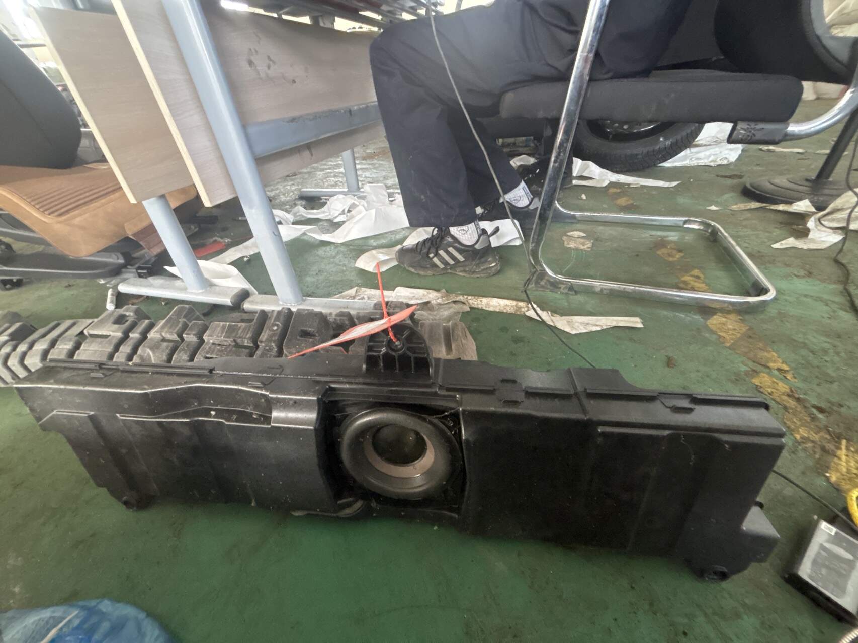 13590804 Front Floor Speaker