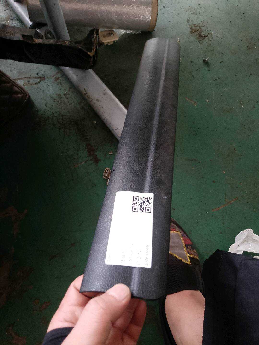 51477312305 前门槛装饰板(右内)