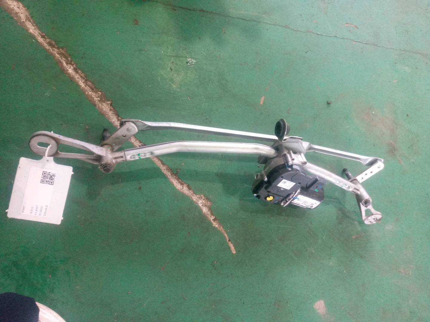 61619851354 前风挡雨刮器总成