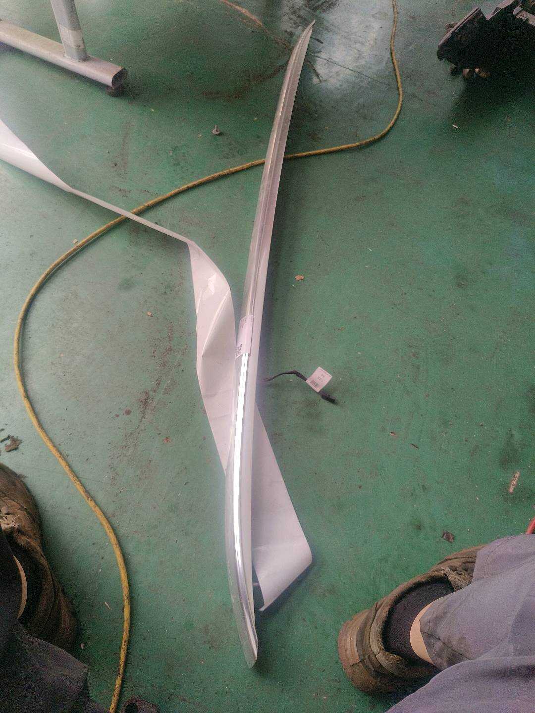 8R0860021J 车顶行李架(左)