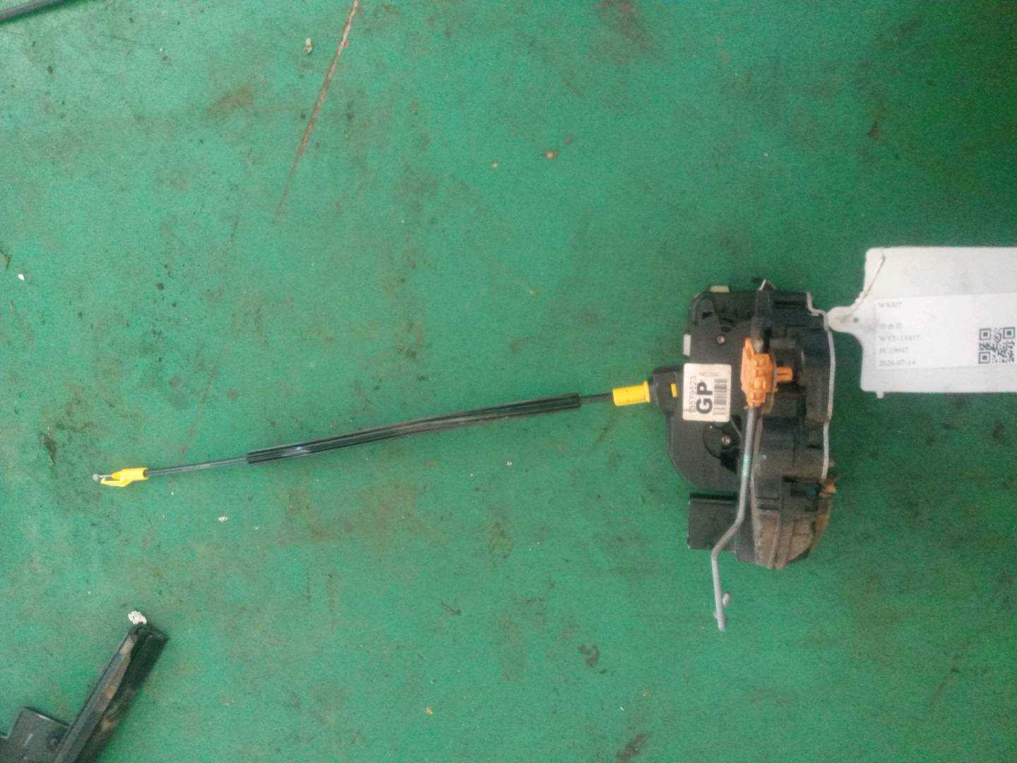 13579515 前门锁总成(右)